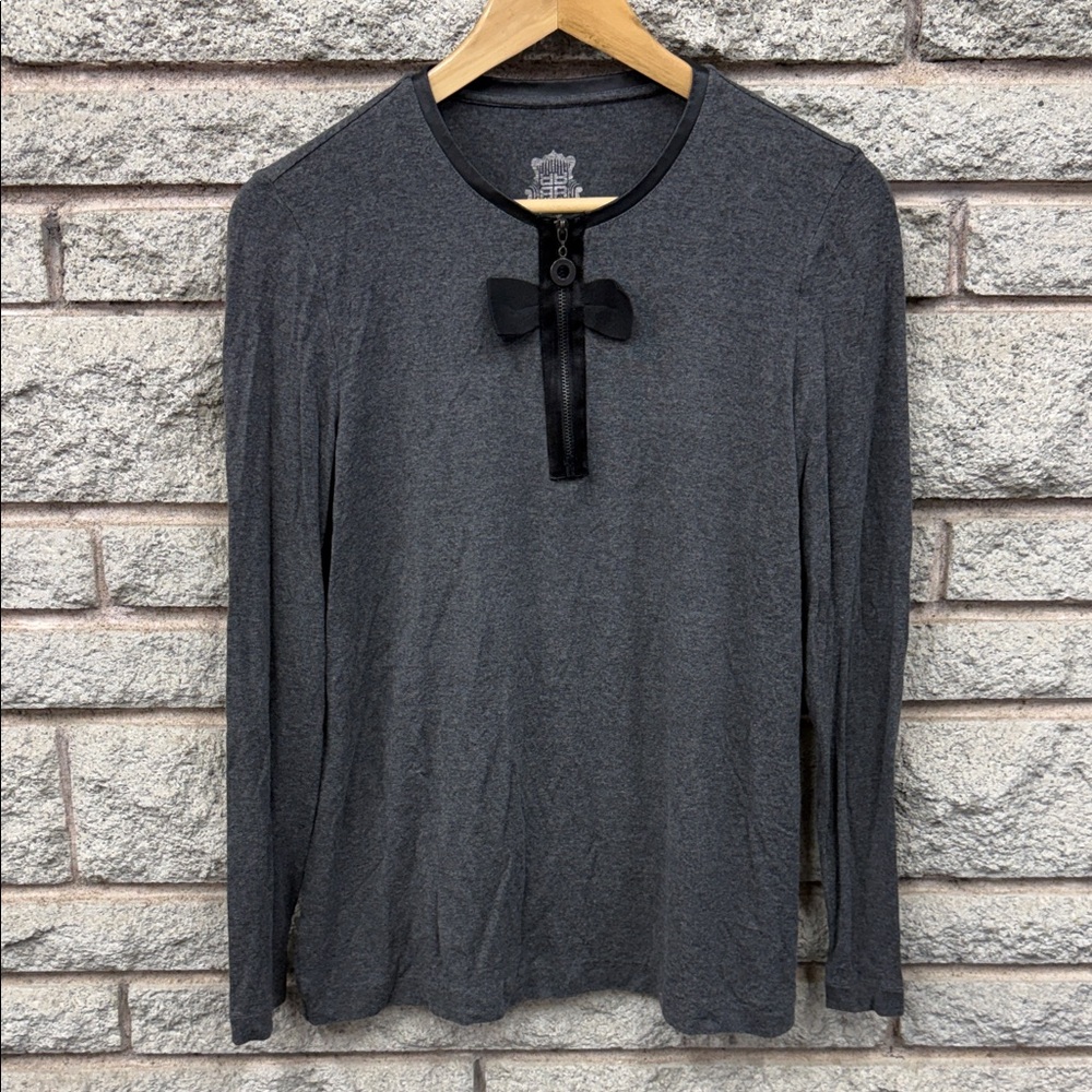 RIANI Gray Top with Black Zipper and Bow Accent